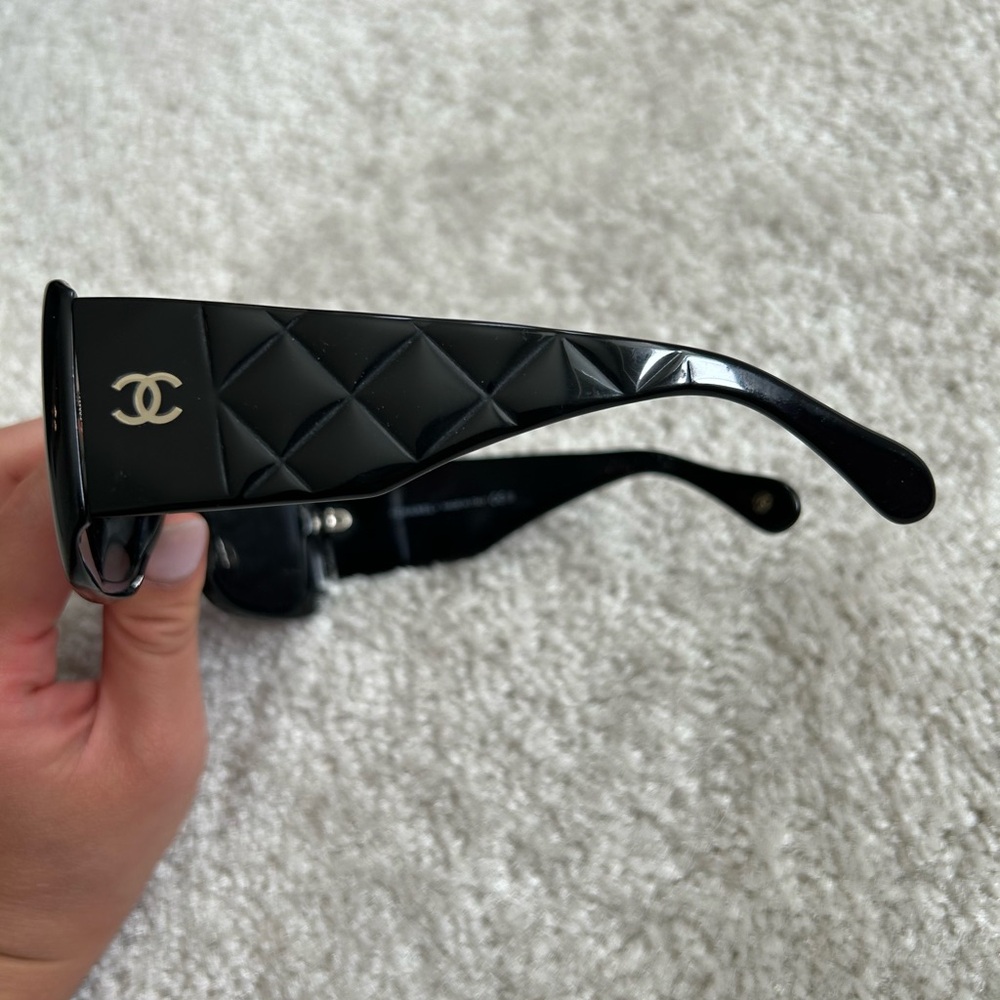 CHANEL 
Acetate Quilted Sunglasses 5019